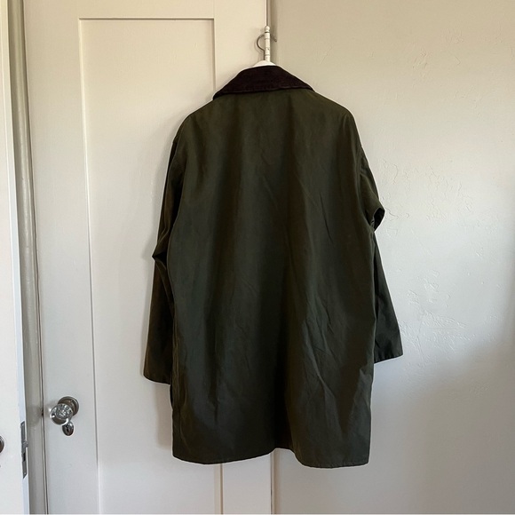 🤍 guc | Barbour | classic waxed olive green jacket - Picture 2 of 11